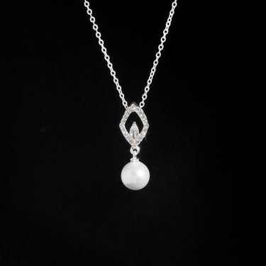 Pearl Droplet Necklace
