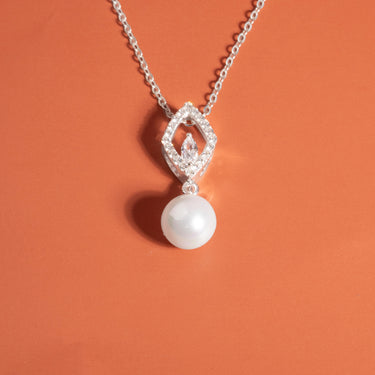 Pearl Droplet Necklace