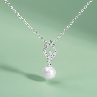 Pearl Droplet Necklace