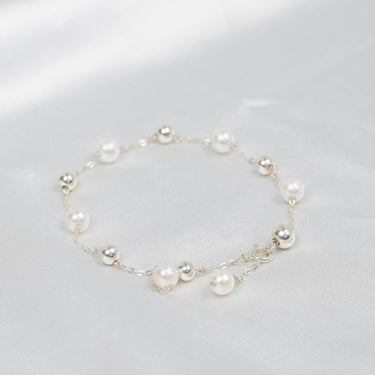 Glamorous Pearl Bracelet