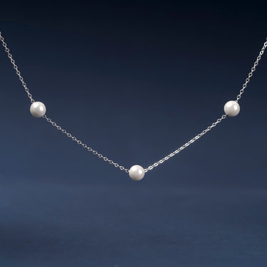 Dainty Pearl Necklace