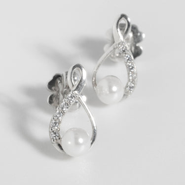 Twisted Pearl Earrings