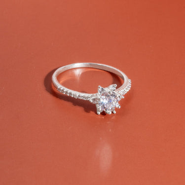 Pure Affection Engatement Ring