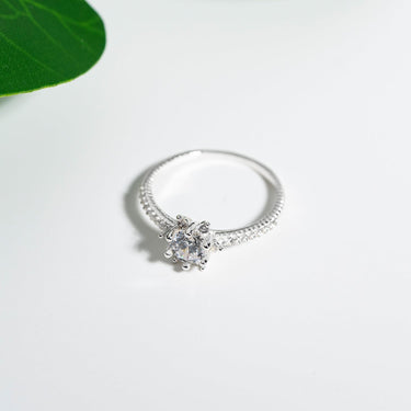 Pure Affection Engatement Ring