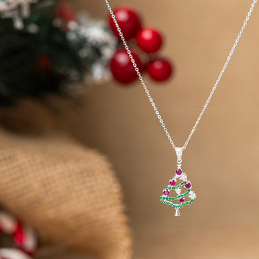 Christmas Necklace: Traditional Christmas Tree